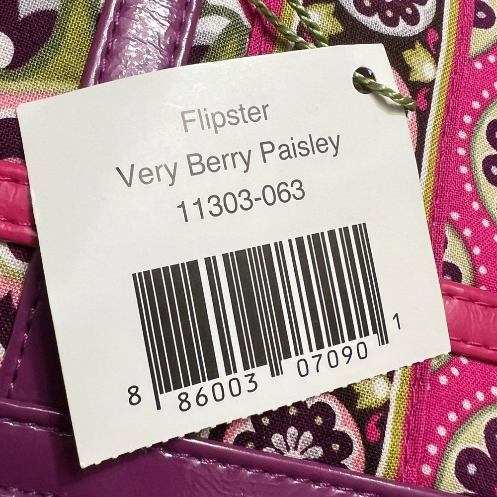 VERA BRADLEY retired print Very Berry paisley flipster bag  NWT - Picture 7 of 9